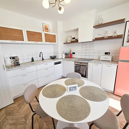 Urban Nest Near The Center Apartament Warna